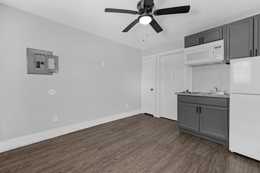 More Photos Of 3714 Dabney St, Houston Apartments For Sale