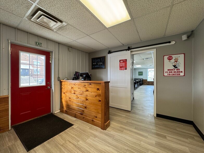 More Photos Of 18 N 4th St, Gosport Storefront Retail Office For Sale