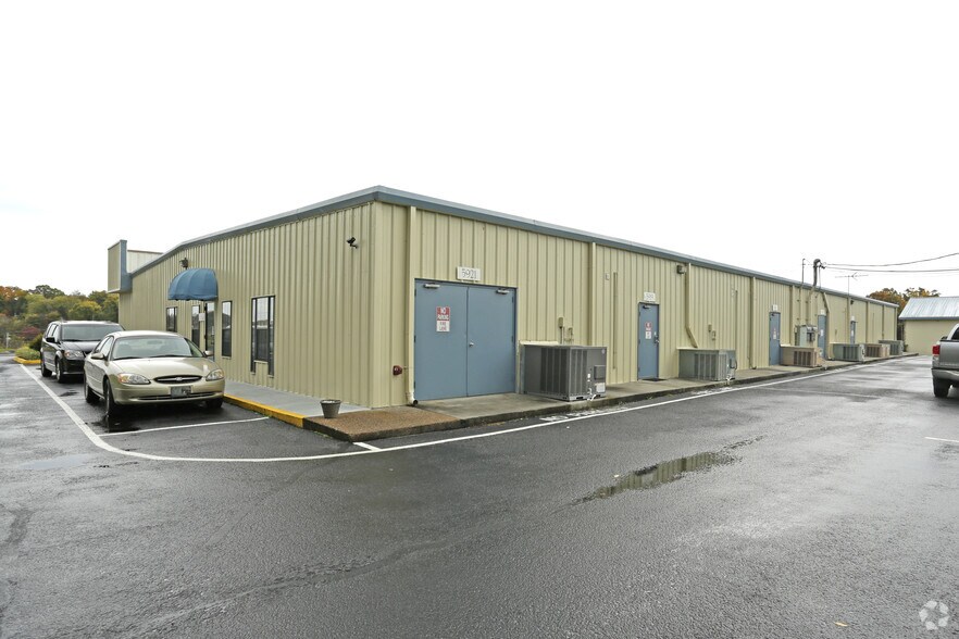 More Photos Of 5911-5921 Rutledge Pike, Knoxville Medical For Lease
