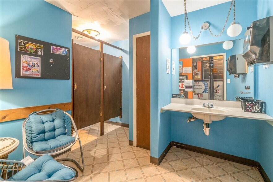 23925 Goddard Rd, Taylor, MI 48180 Bar For Sale
