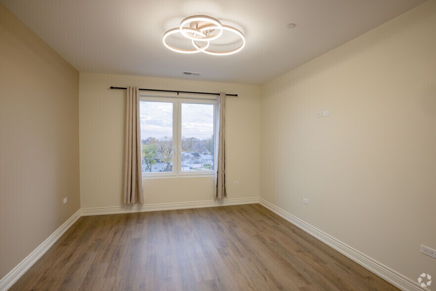 More Photos Of 9600 Franklin, Franklin Park Apartments For Lease