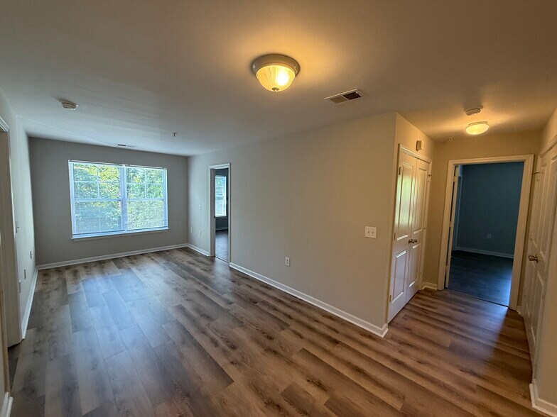More Photos Of 370 S Kerr Ave, Wilmington Apartments For Sale