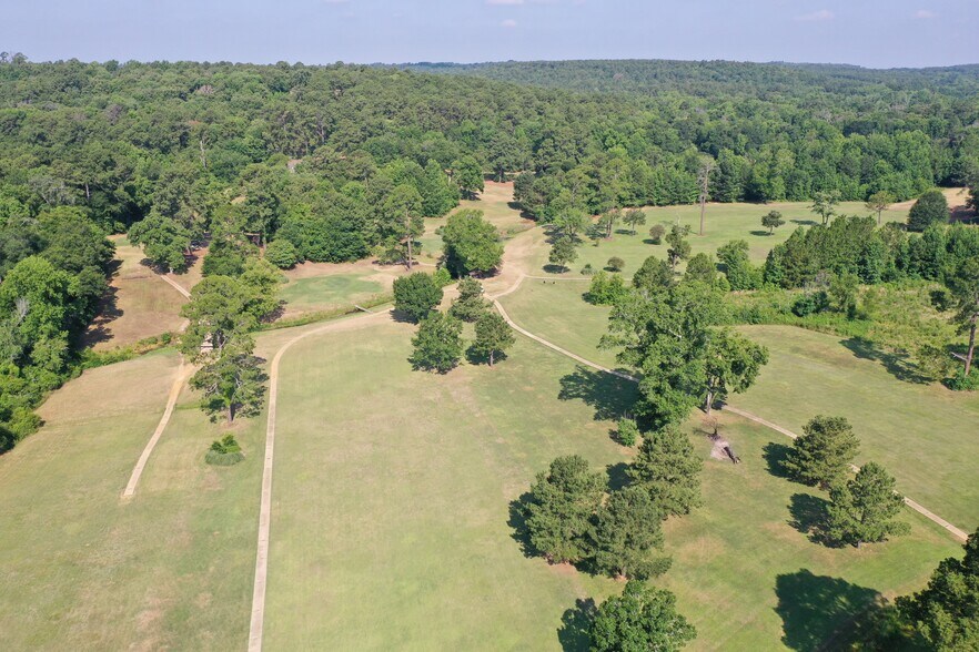 More Photos Of 2130 Country Club Rd, Palestine Golf Course Driving Range For Sale