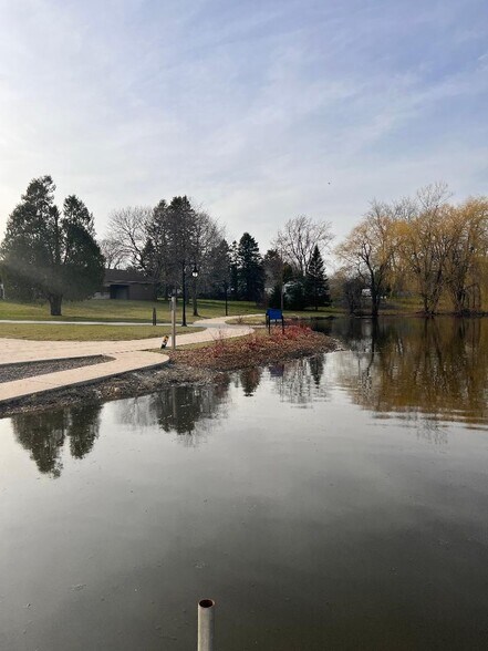 More Photos Of 1032-1038 12th Ave, Grafton Flex For Lease