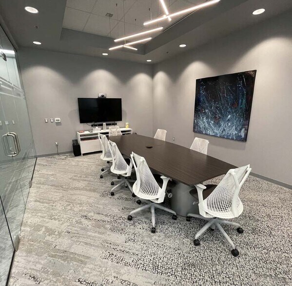 More Photos Of 444 St Mary Ave, Winnipeg Office For Lease