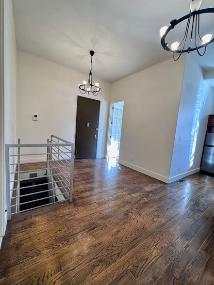 More Photos Of 237 Jefferson St, Brooklyn Apartments For Lease