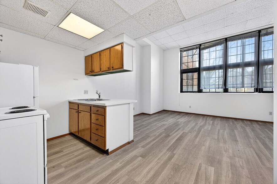 More Photos Of 500 W State St, Jacksonville Apartments For Sale