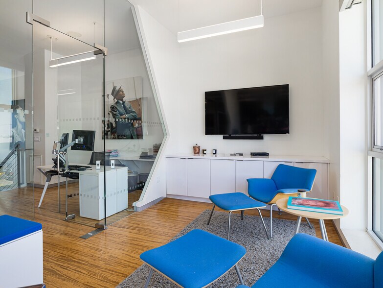 More Photos Of 215-237 California St, El Segundo Loft Creative Space For Lease