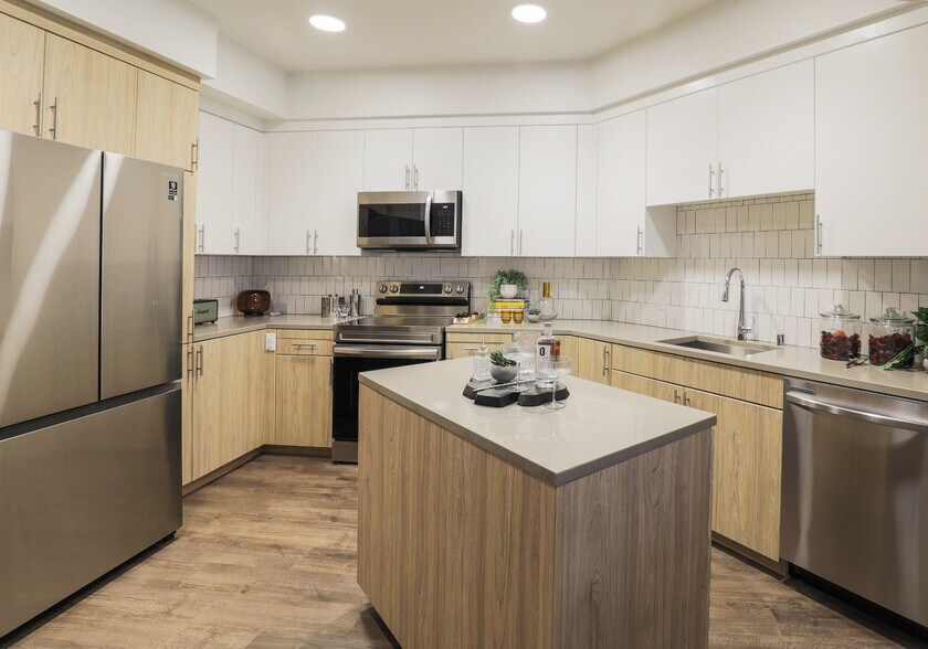 More Photos Of 219 9th Ave, Oakland Apartments For Lease