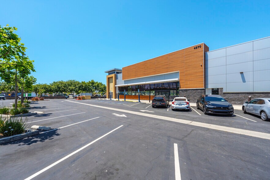 More Photos Of 4570-4580 Atlantic Ave, Long Beach Unknown For Lease