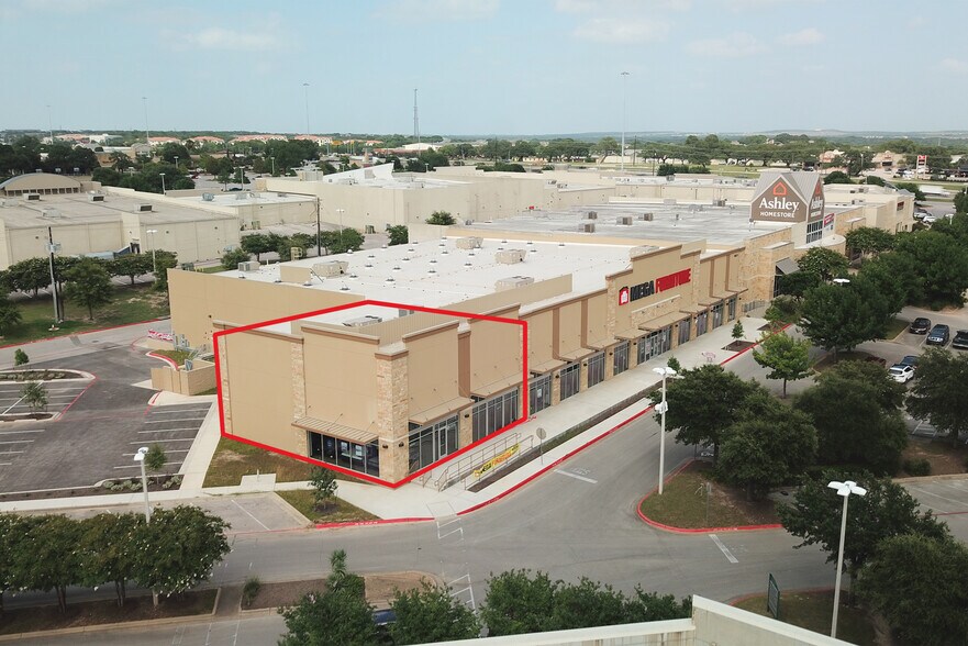 More Photos Of 9900 S Interstate 35, Austin Freestanding For Lease