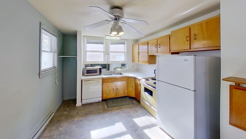 More Photos Of 129 S Sparks St, State College Medical For Lease