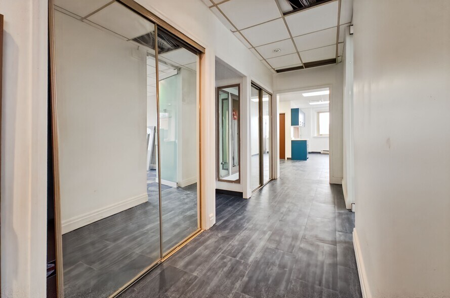 More Photos Of 39 Queen St, St Catharines Coworking Space