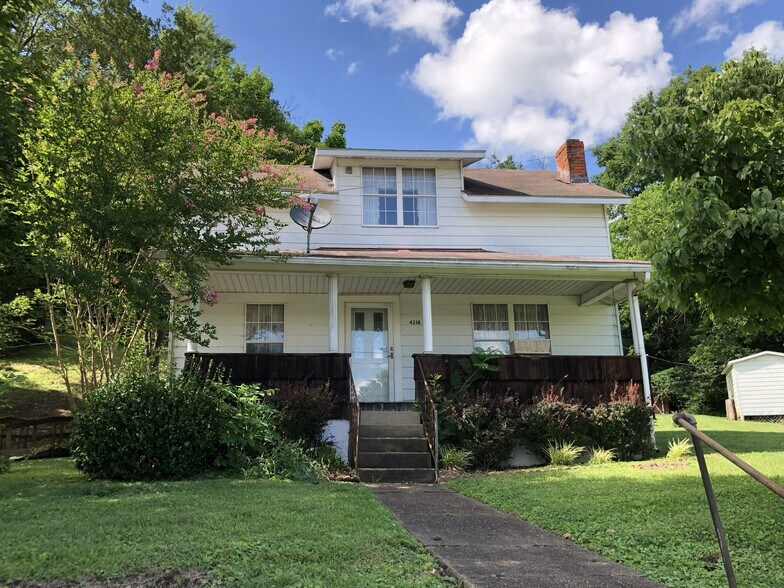 More Photos Of 235 Terrace Ave, Huntington Unknown For Lease