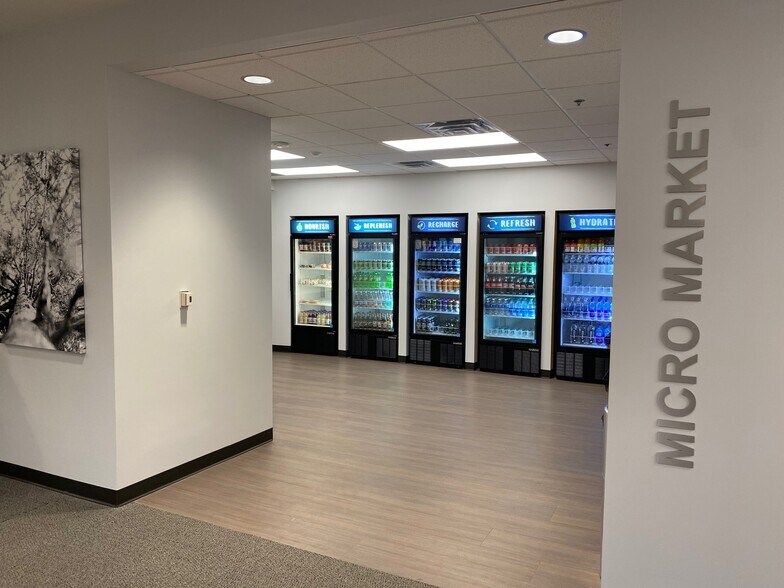 More Photos Of 750 Stephenson Hwy, Troy Office For Lease