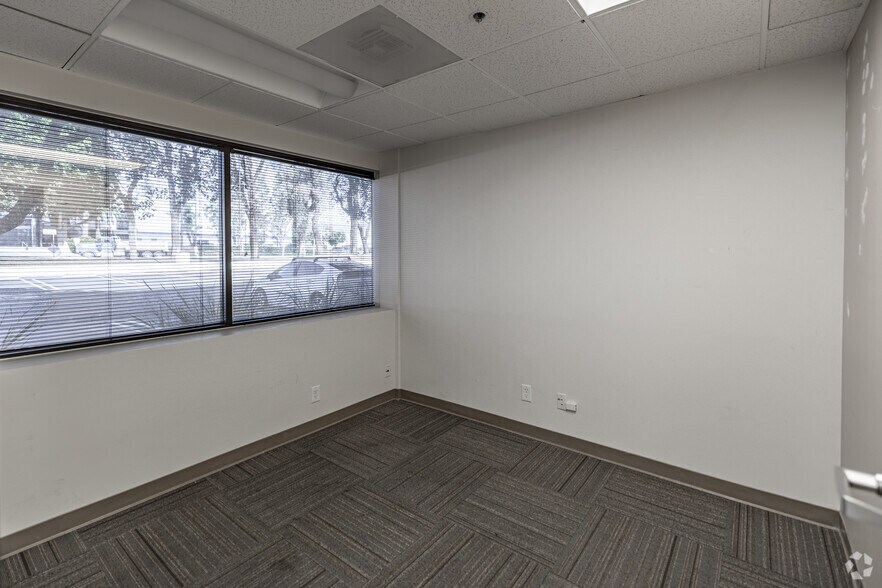 More Photos Of 500 S Kraemer Blvd, Brea Office For Lease