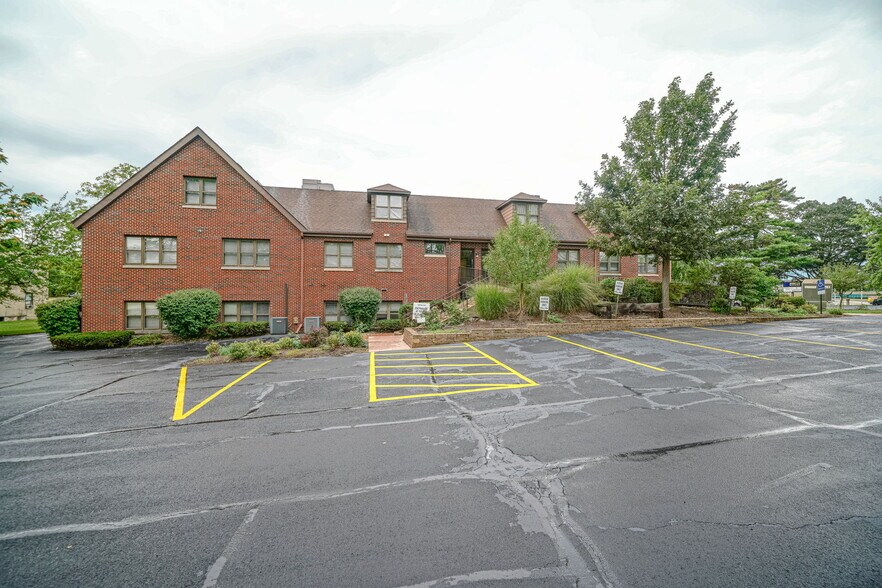 More Photos Of , Rockford Office For Sale