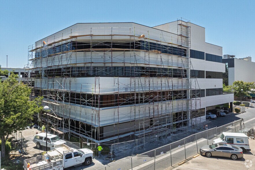More Photos Of 100 Willow Plz, Visalia Medical For Sale