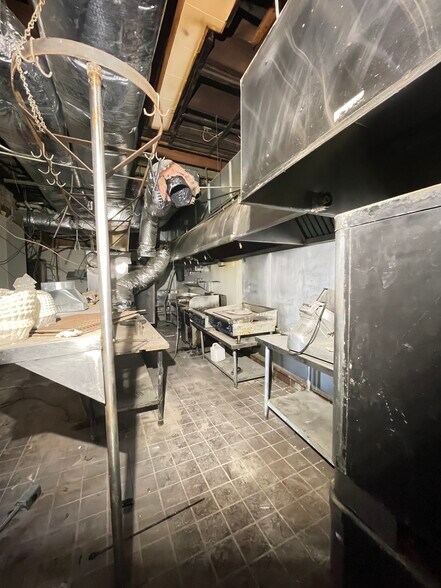 More Photos Of 8 Bank St, New London Apartments For Lease