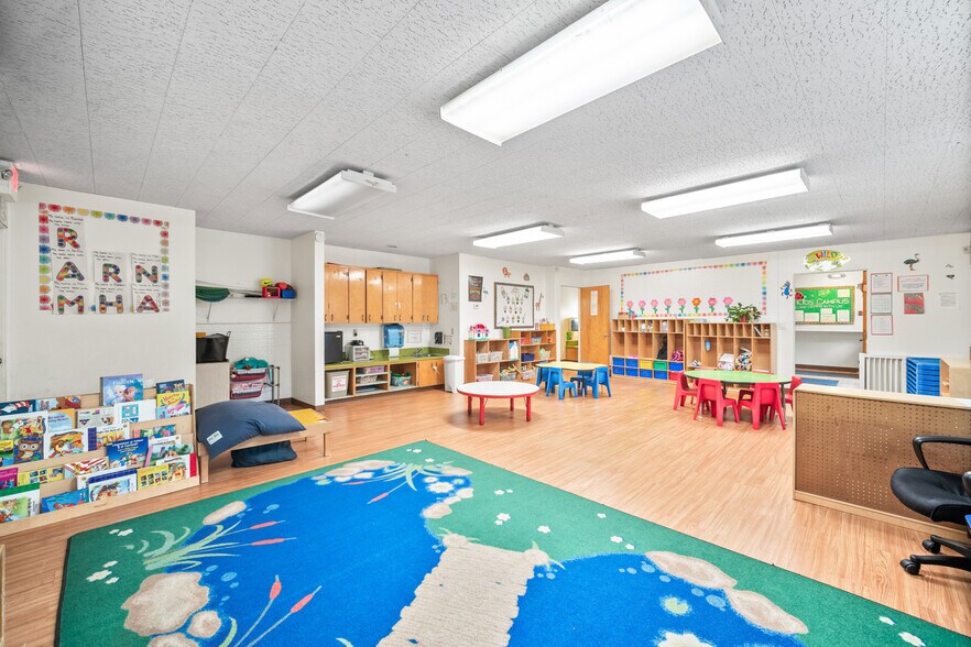 More Photos Of 12975 SW Grant St, Tigard Daycare Center For Sale