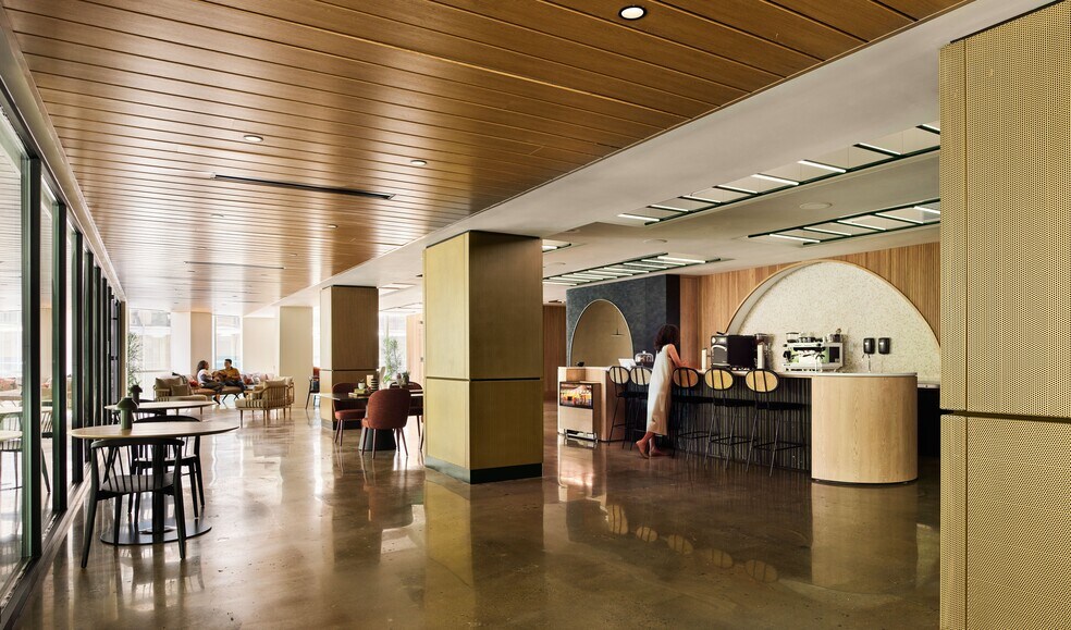 More Photos Of 101 S Tryon St, Charlotte Office Residential For Lease