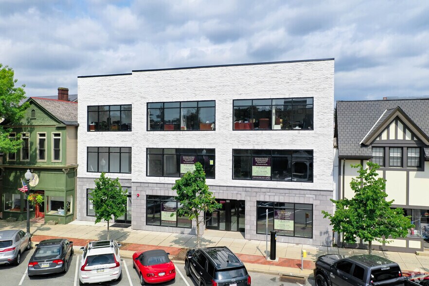 More Photos Of 431 Broad St, Sewickley Medical For Lease