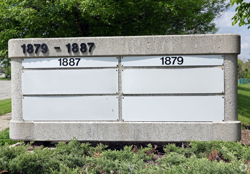 More Photos Of 1879-1887 High Grove Ln, Naperville Medical For Lease