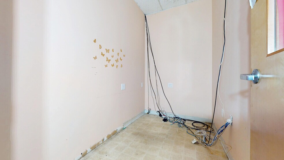 More Photos Of 45 S New York Ave, Galloway Unknown For Lease