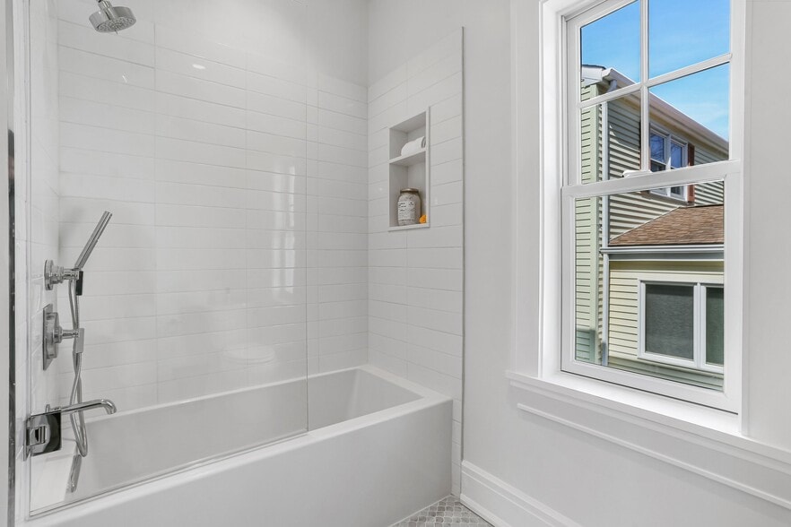 More Photos Of 25 Henry St, Greenwich Apartments For Sale