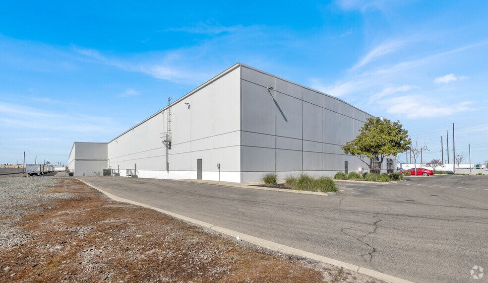 More Photos Of 3837 Producers Dr, Stockton Warehouse For Lease