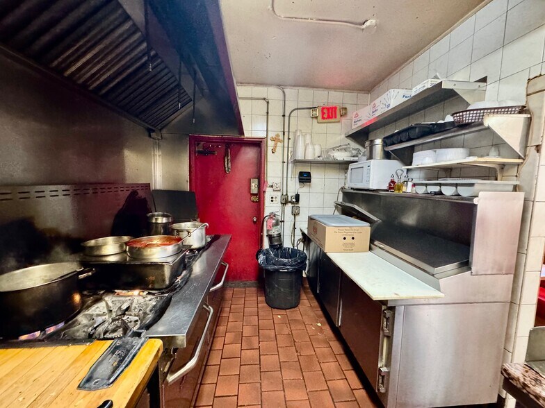 More Photos Of 200 Rockaway Ave, Valley Stream General Retail For Sale