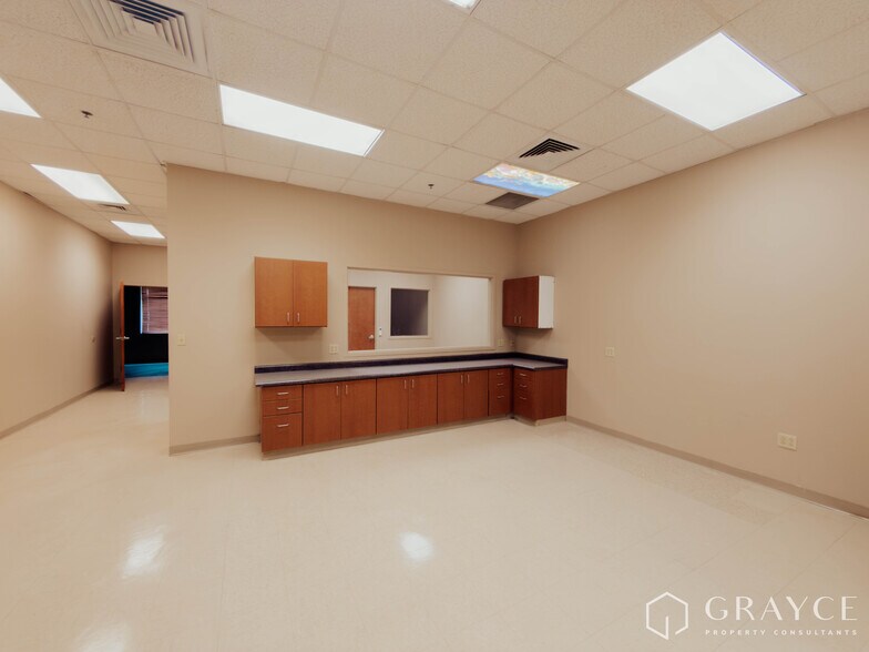 More Photos Of 4301 N Mesa St, El Paso Medical For Lease