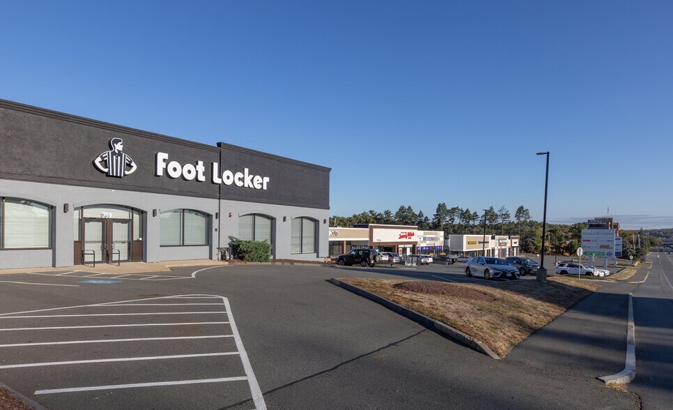 More Photos Of 723-759 Broadway, Saugus Unknown For Lease