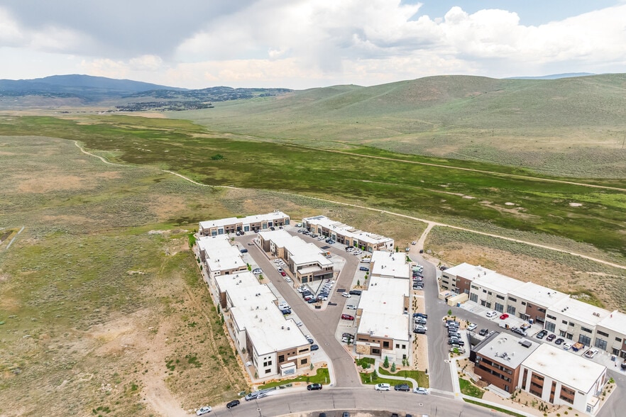 More Photos Of 4554 Forestdale Dr, Park City Light Manufacturing For Sale