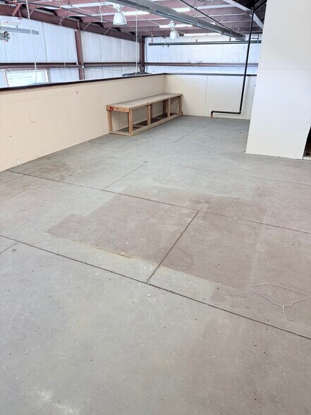 More Photos Of 14317-14319 Longs Peak Ct, Longmont Warehouse For Lease