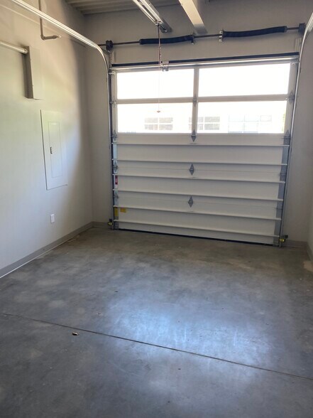 More Photos Of 7037 Twin Hills Ave, Dallas Unknown For Lease