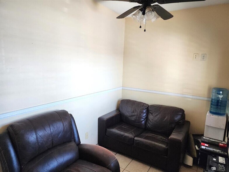 More Photos Of 14794 Avenue B, Somerton Auto Dealership For Sale