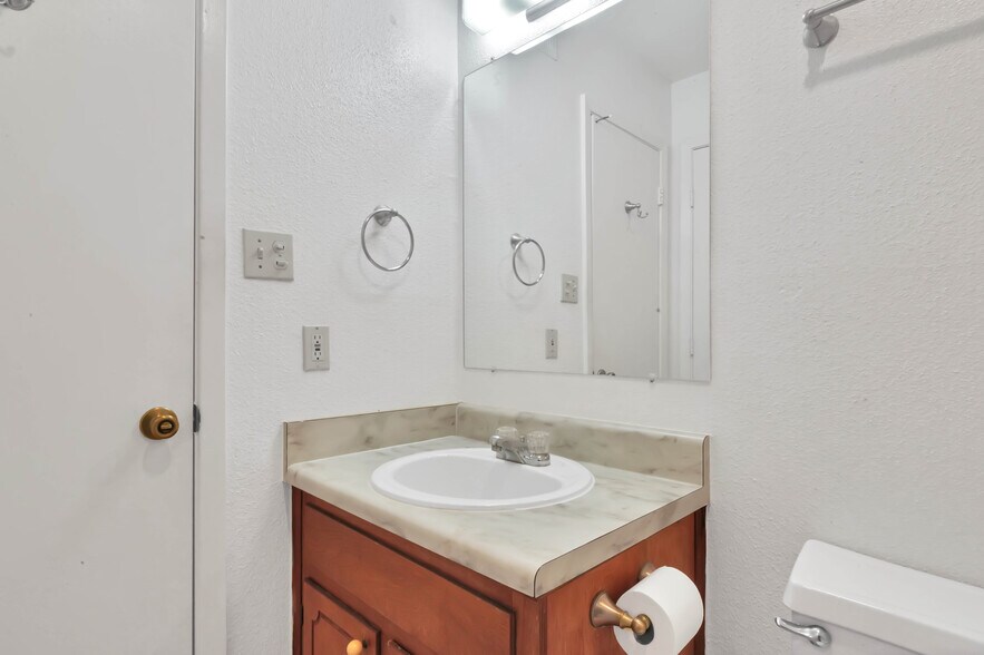 More Photos Of 3002 Pasadena Blvd, Pasadena Apartments For Sale