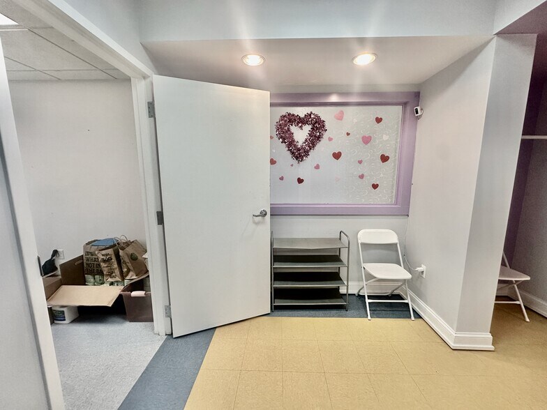 More Photos Of 36 Sherwood Pl, Greenwich Office For Lease