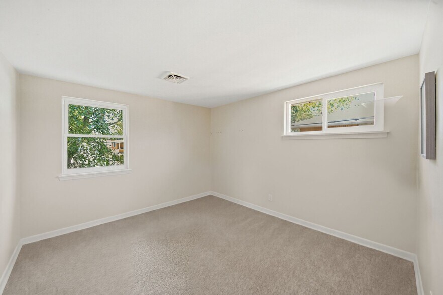 More Photos Of 2533 Sheridan Dr, Tonawanda Office For Sale