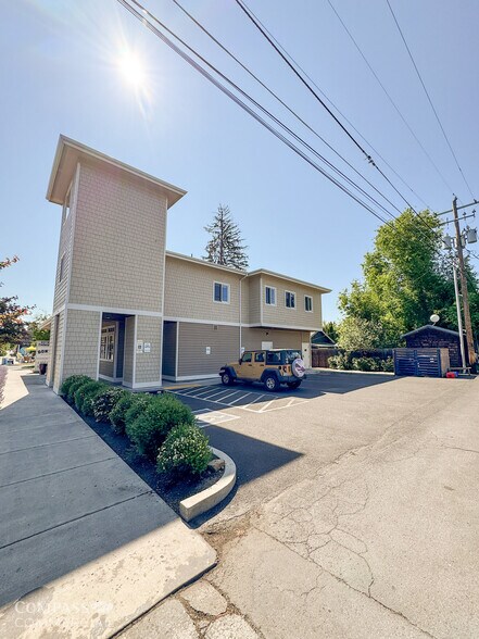 More Photos Of 631 NW Federal St, Bend Storefront Retail Office For Sale