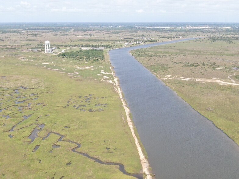 More Photos Of 0 South Redfish dr, Hitchcock Land For Sale