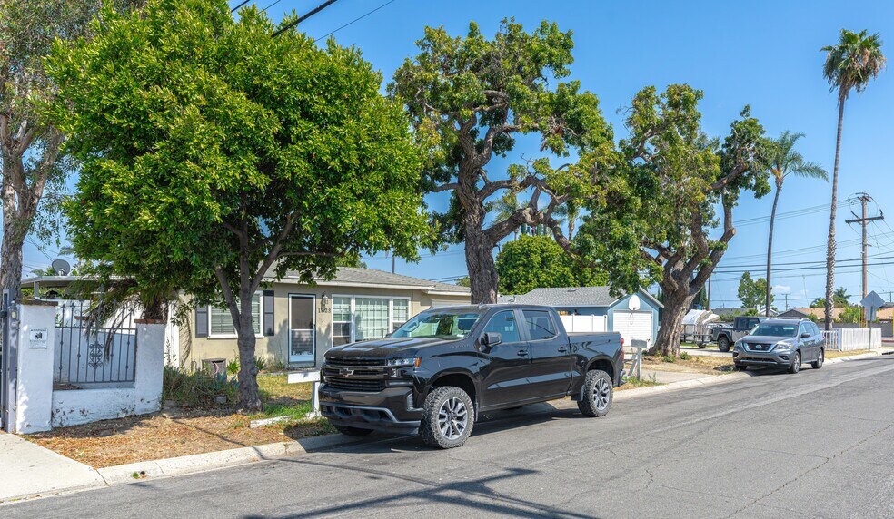 More Photos Of 4301 W Lilac Ave, Santa Ana Multifamily For Sale