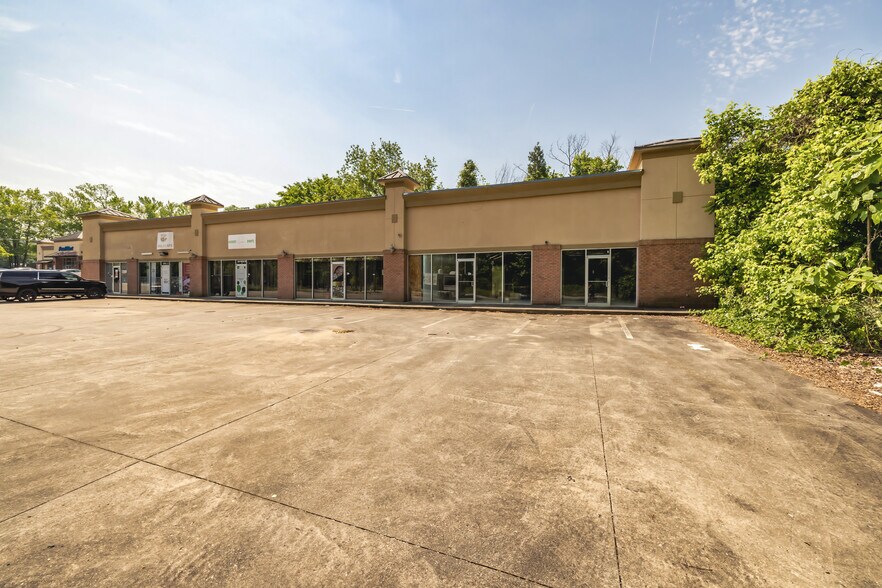 More Photos Of 1917-1931 Pryor Rd SW, Atlanta Unknown For Lease