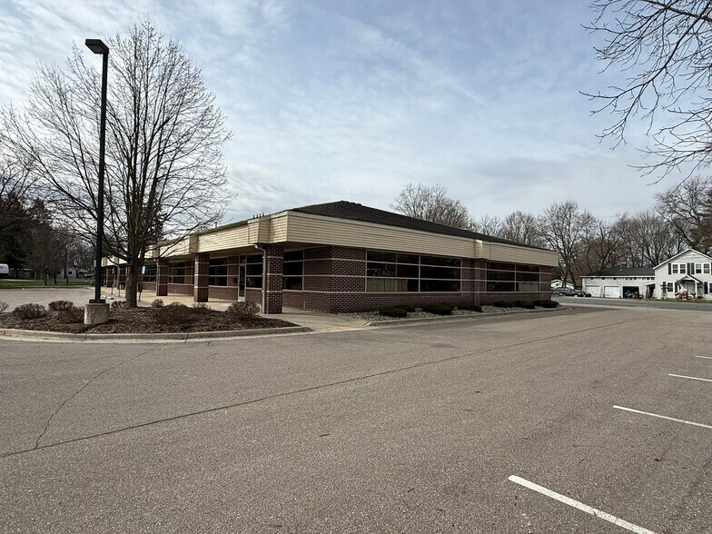 More Photos Of 3497 S 9th St, Kalamazoo Office For Lease