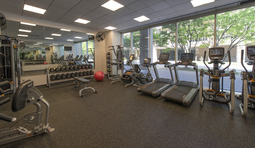 More Photos Of 3225 Cumberland Blvd SE, Atlanta Office For Lease