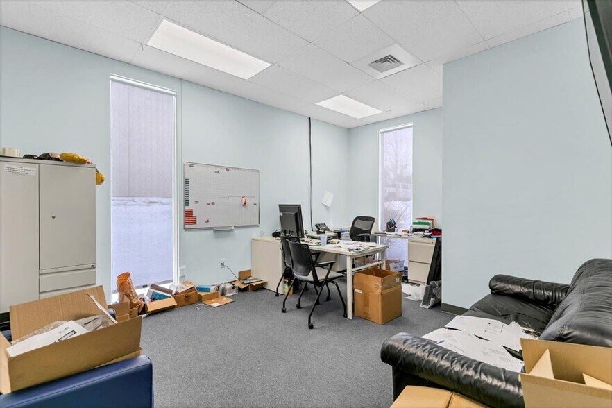 More Photos Of 118 Quinnipiac Ave, North Haven Warehouse For Lease