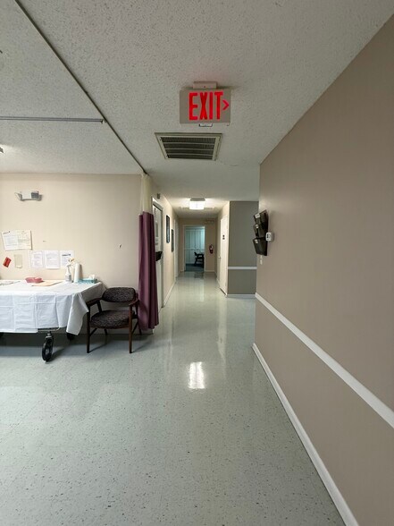 More Photos Of 28960 US Highway 19 N, Clearwater Medical For Sale