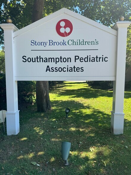 More Photos Of 5 Squiretown Rd, Hampton Bays Medical For Sale