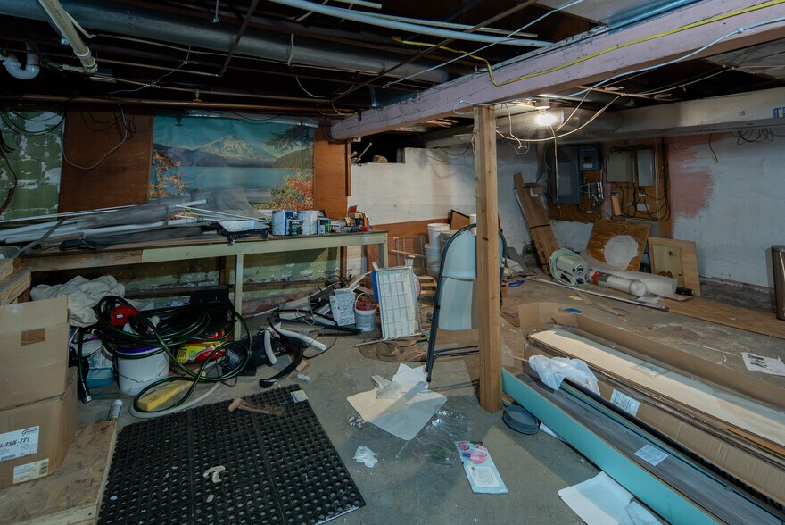 More Photos Of 1221 Altamont Ave, Schenectady Office For Sale